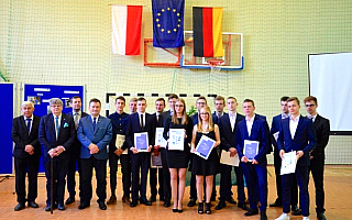 Uczniowie z Braniewa z unijnymi certyfikatami Europass